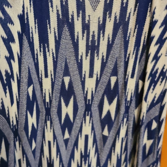 Duster - Picture 5 of 5